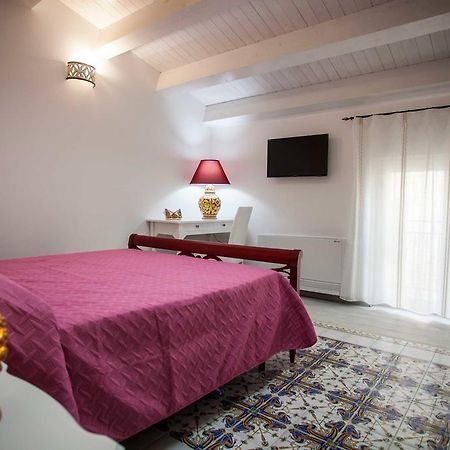 Palazzo Pagliaro Hotel Santo Stefano di Camastra Kültér fotó