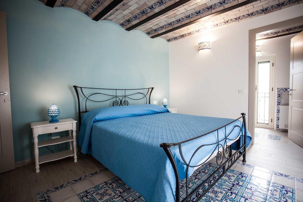 Palazzo Pagliaro Hotel Santo Stefano di Camastra Kültér fotó