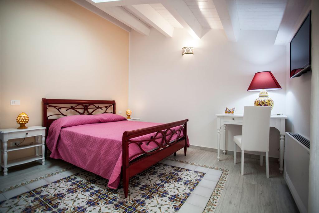 Palazzo Pagliaro Hotel Santo Stefano di Camastra Kültér fotó